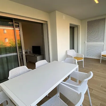 Bright Flat With Spacious Terrace Near The Sea Apartment *