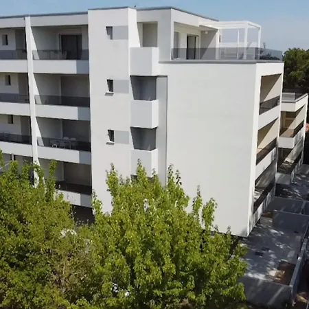 Bright Flat With Spacious Terrace Near The Sea Apartment