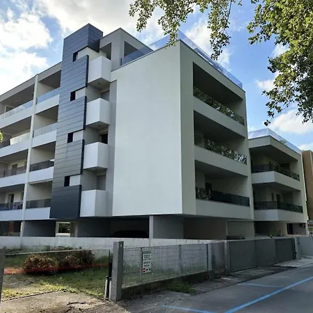 Apartment Bright Flat With Spacious Terrace Near The Sea Bibione